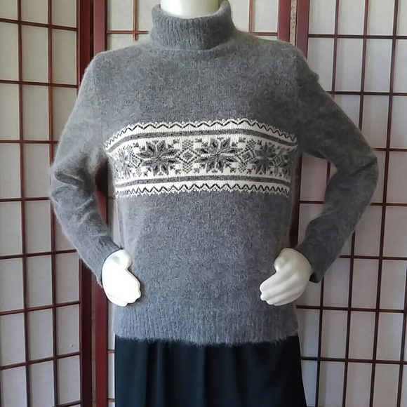 Paul Harris Design Sweaters - Sweater